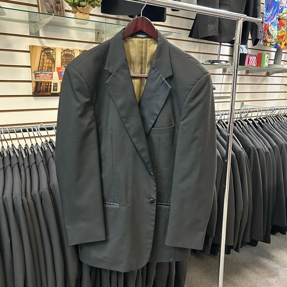 2 Button Notch Tuxedo Jacket - Picture 1 of 3